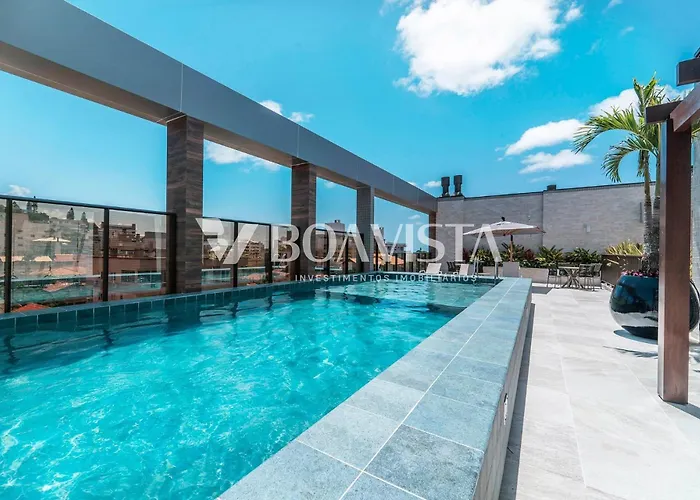 Apartamento 2 suítes com Piscina Centro Bombinhas